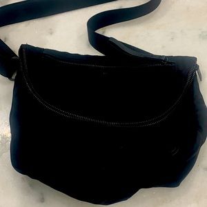 Lululemon cross body